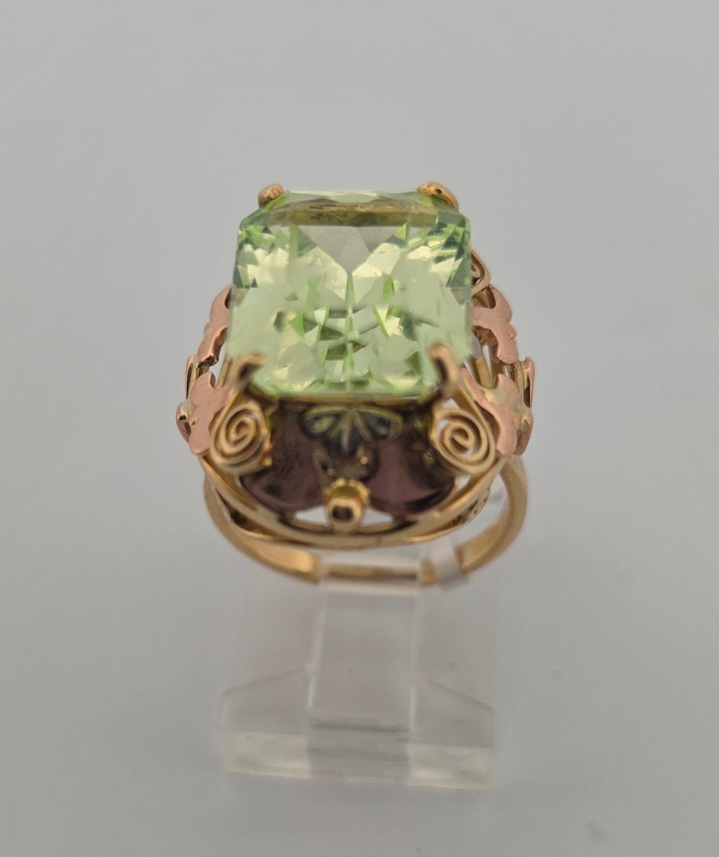ANILLO PIEDRA VERDE EN 18 K